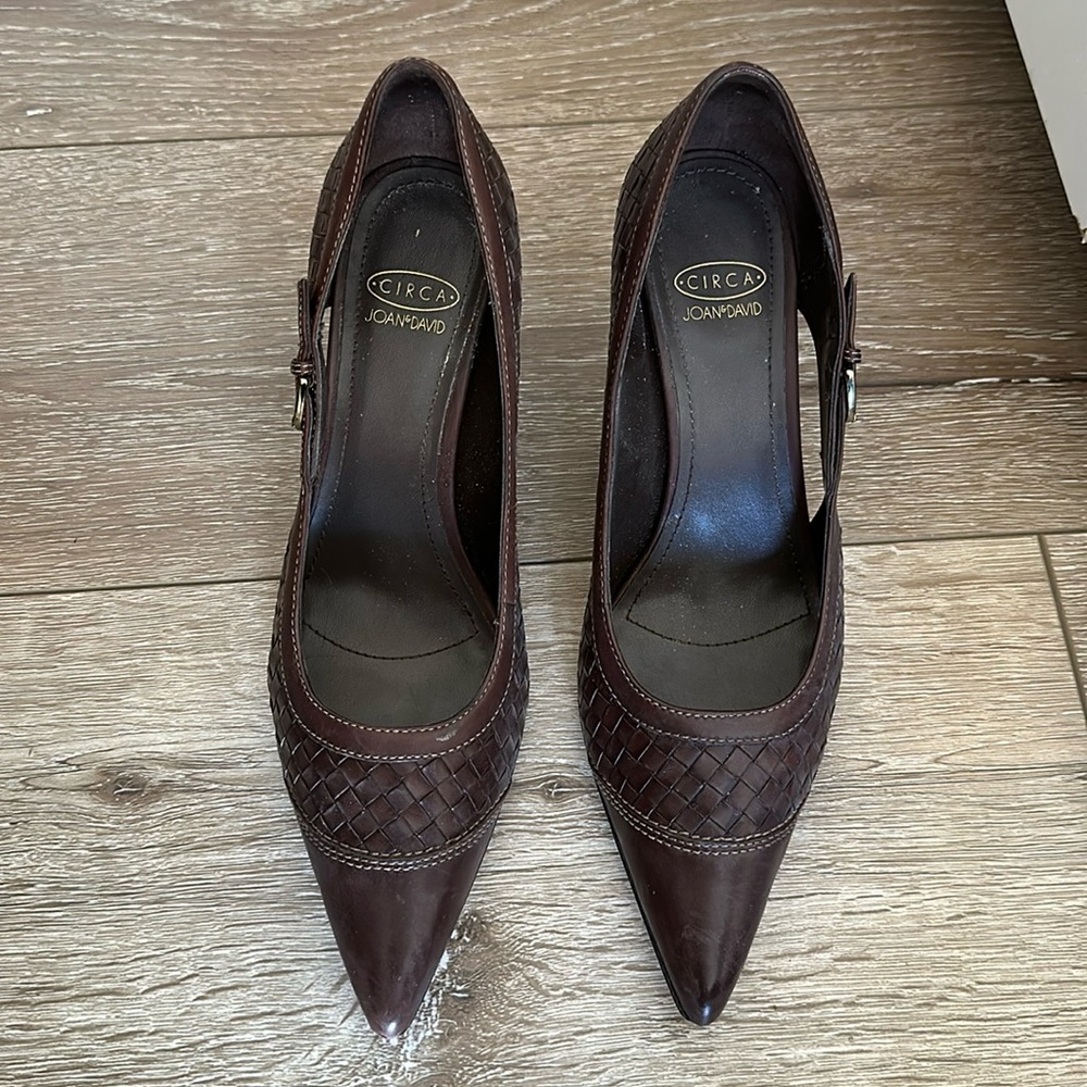 Joan and David brown leather heels 8m